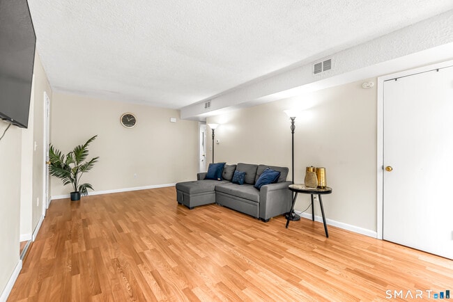 Photo - 5 Birch Ln Unit F