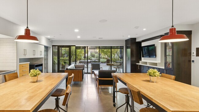 Photo - Smith & Burns