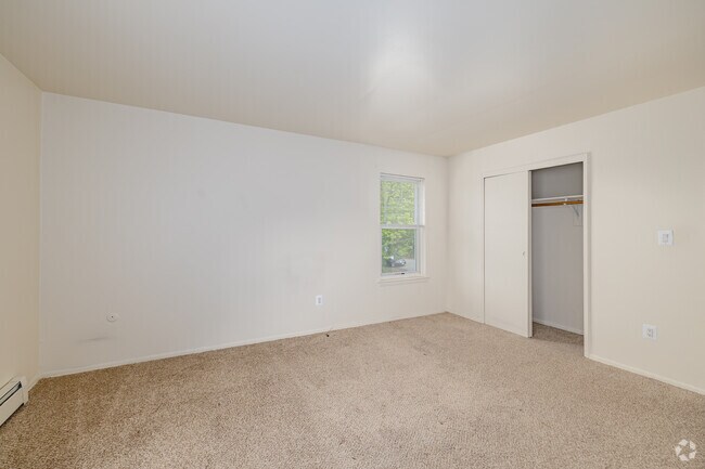 2BR, 1BA - 921SF - Second Bedroom