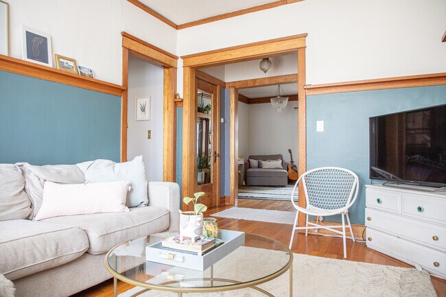 Photo - 1204 W Waveland Ave Unidad 1