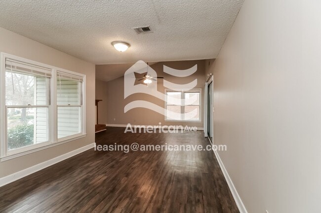 Photo - 122 Village Walk