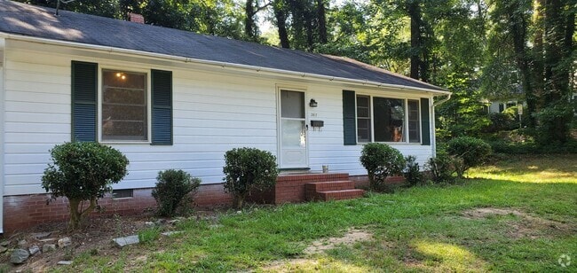 Building Photo - Charming 3-Bedroom Home in the Heart of Du...