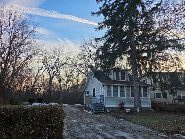 Building Photo - 117 Woodland Dr