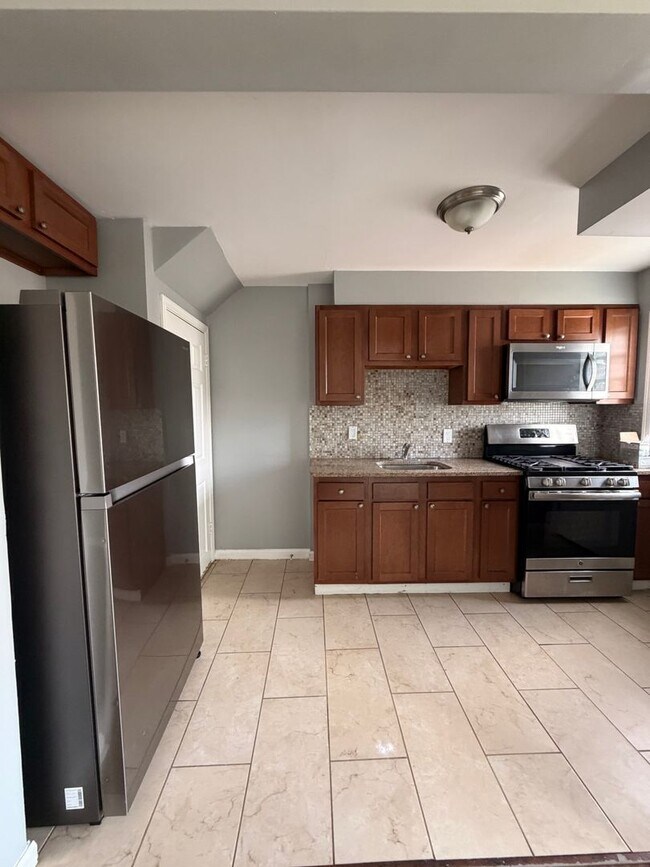 2229 Graythorn Rd