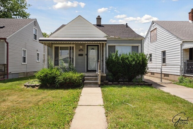 3 bedroom - 2 bathroom - Lincoln Park - $1... - 3 bedroom - 2 bathroom - Lincoln Park - $1... House
