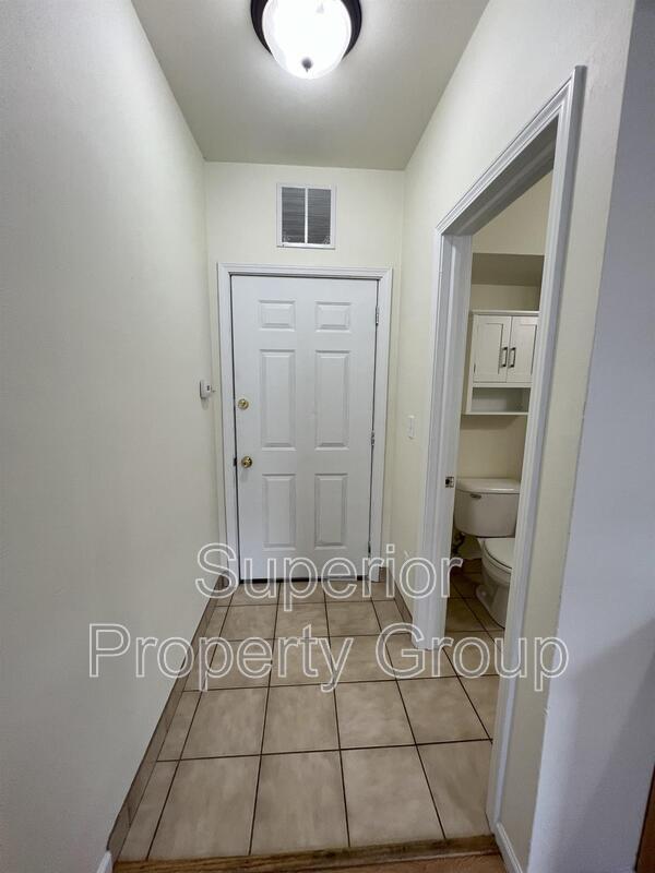 Photo - 206 W Main St Unit 1