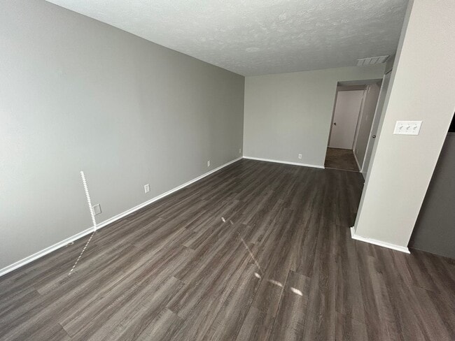 Photo - Your Private Oasis in Old Town Discover the "hidden gem" of The Melville. Unit 806-18H