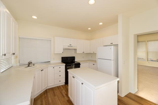 Photo - 4 bedroom in Kent WA 98032