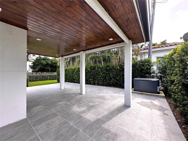 Photo - 2920 Alatka St