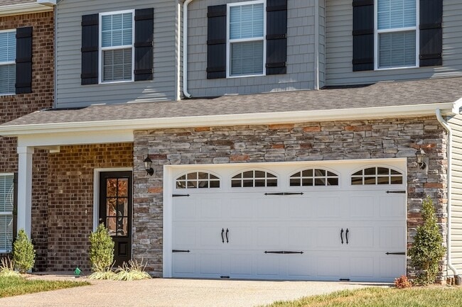 1398 Wentworth Dr