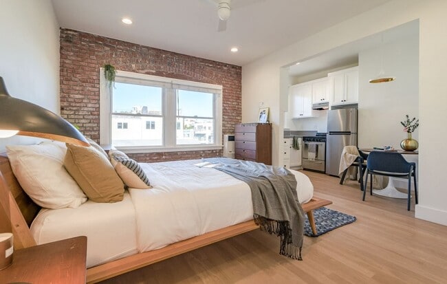 Studio - 29 Navy Creative Lofts