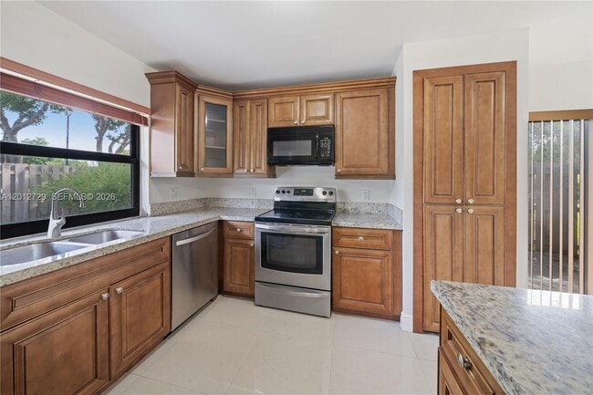 Photo - 11000 SW 112th Ave