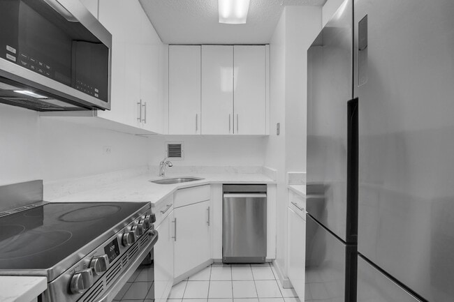 Photo - 330 E 38th St Unit 31H