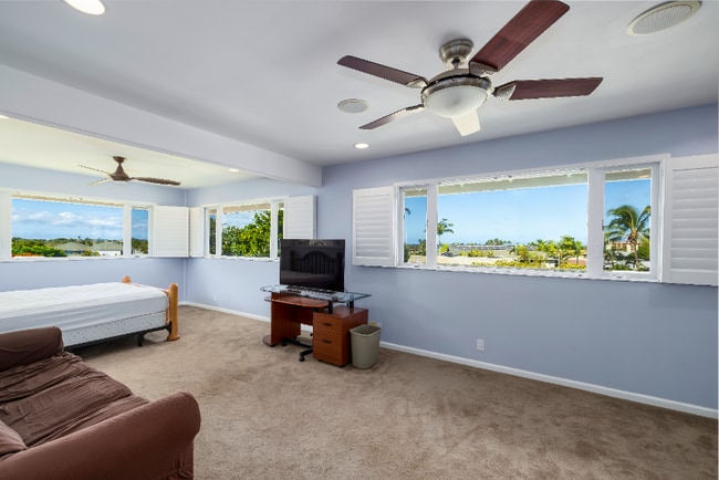 Photo - 170 E Alulike St