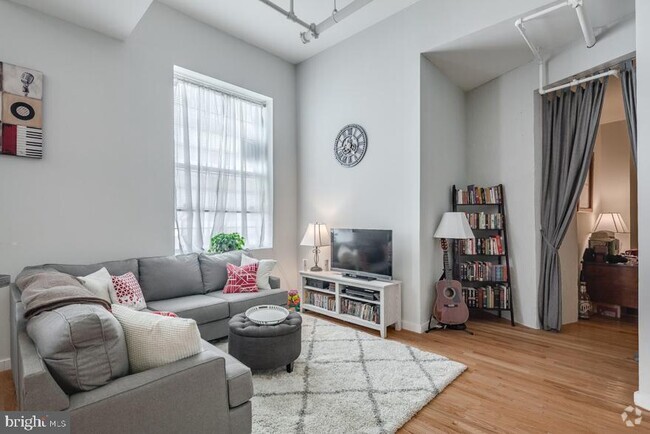 Building Photo - 4 Leverington Ave Unit 102 Rental