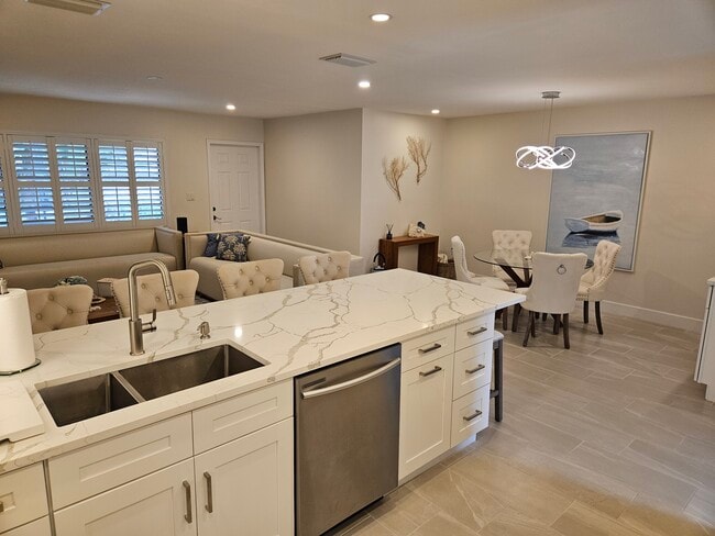 Photo - 3951 NE 17th Ave