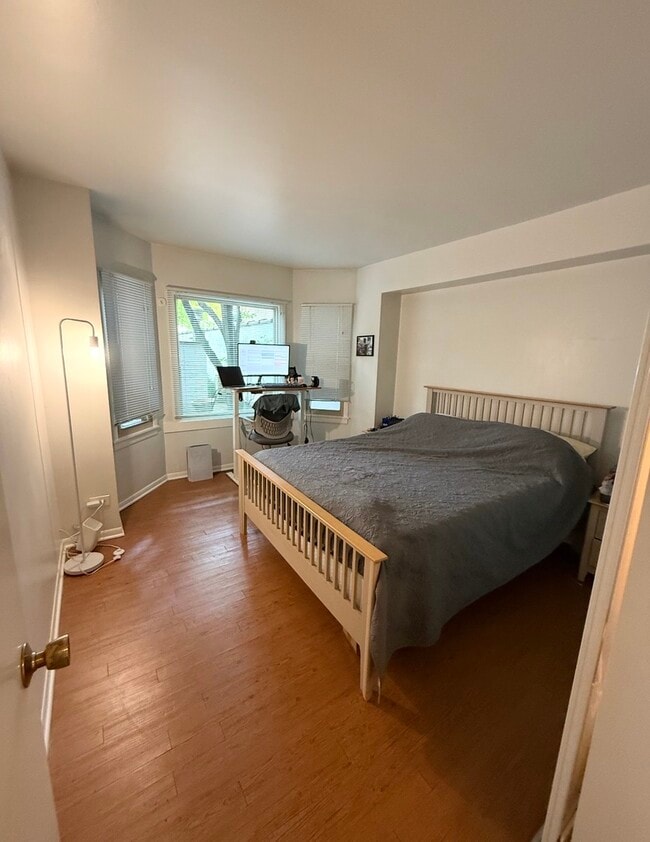 Photo - 2045 N Dayton St Unidad 1