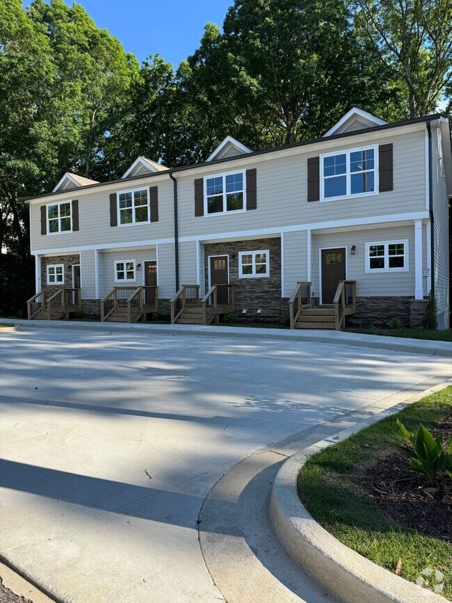 Building Photo - Luxury Lakeview Living Just Minutes from D... Rental