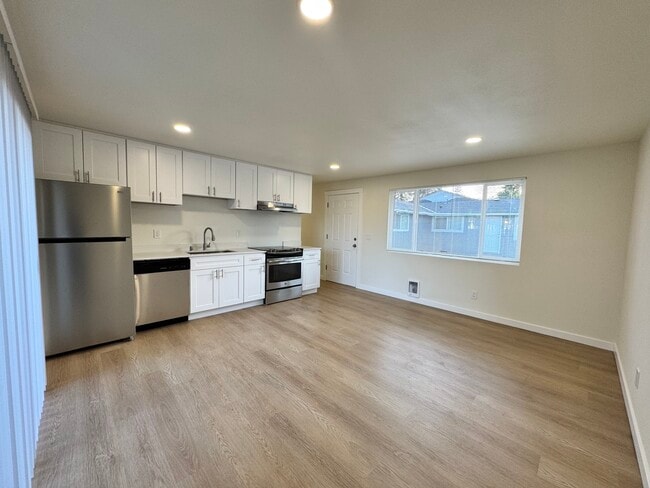 Photo - 4002 S 67th St Apartments