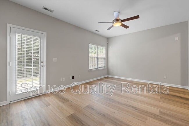Photo - 505 Huron Rd House