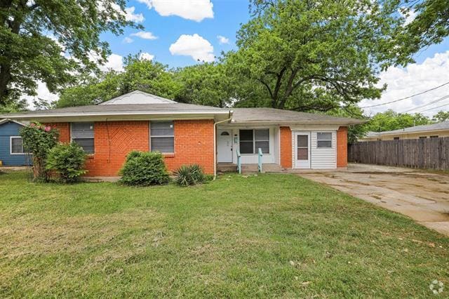 Building Photo - 711 N Carroll Blvd Rental