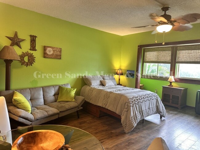 Building Photo - Beachfront Condo