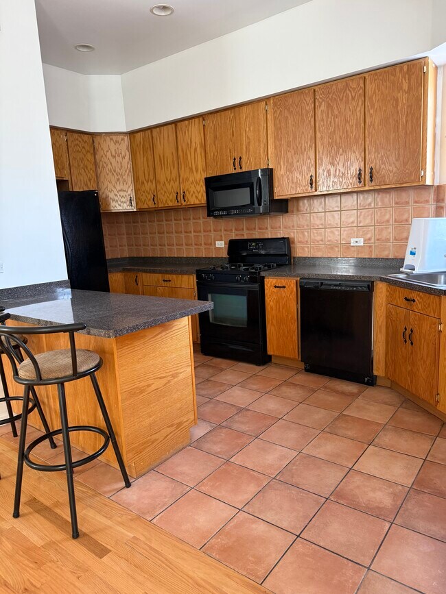 Photo - 3259 W North Ave Unidad 2