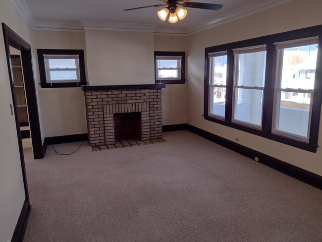 Photo - 2102 Chesterland Ave Unit 2