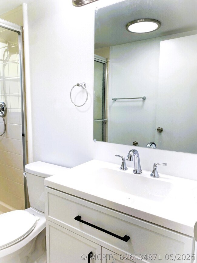 Building Photo - 256 Mansfield G Unit G