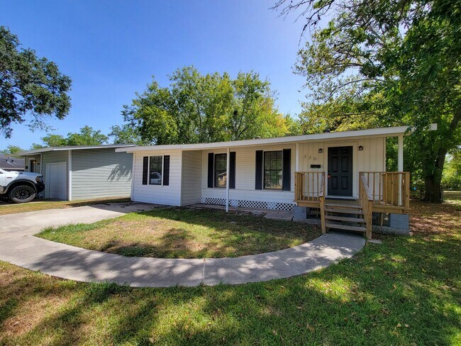 Photo - Highly desired neighborhood and vast yard ...