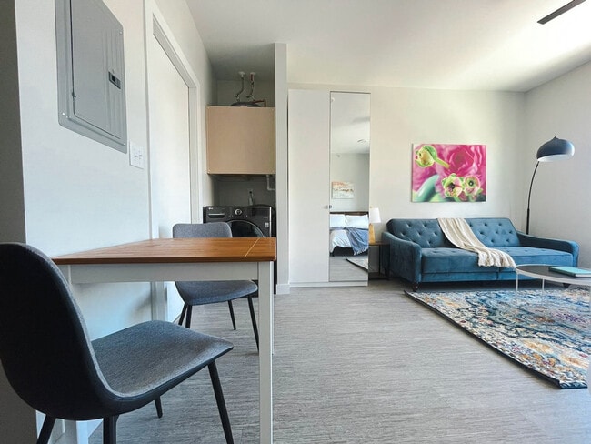 Building Photo - 2530 University Ave Unit SI ID1036860P