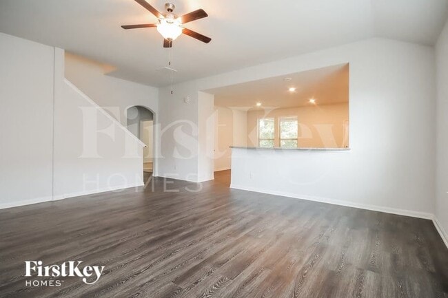 119 Lakeway Circle