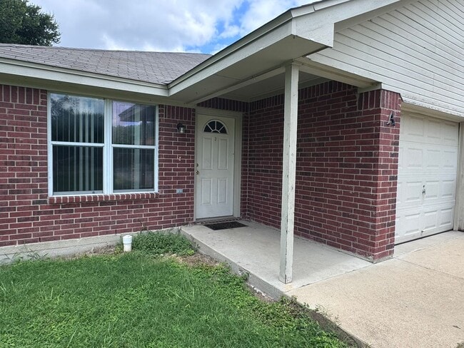 Building Photo - 1430 Shoshoni Trail Unit Apt A