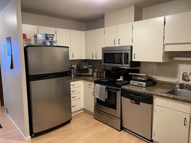 Photo - 1976 Haughton Ave