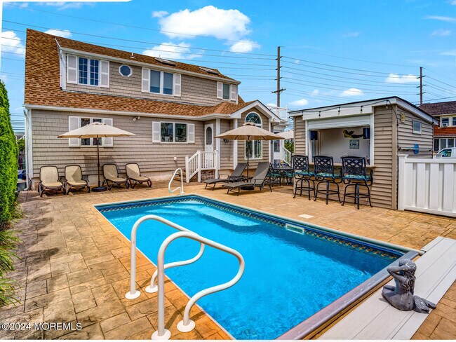 200 S Bayview Ave