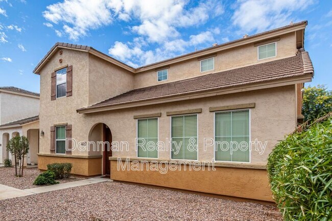 Building Photo - 4262 E Carla Vista Dr