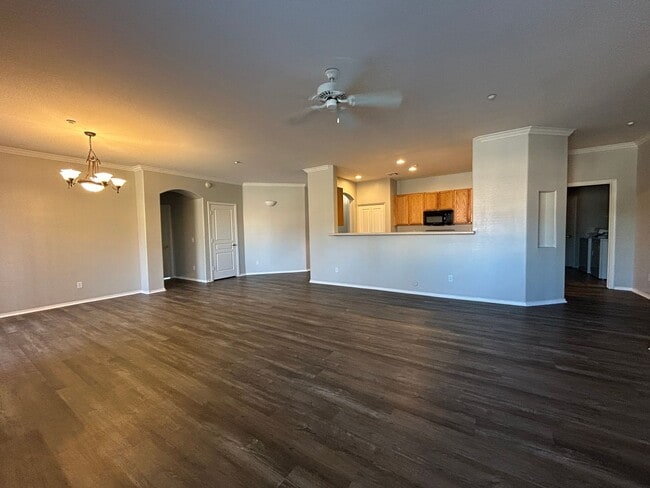 Photo - 955 E Knox Rd