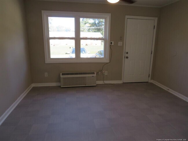 4943 Fieldcrest Dr