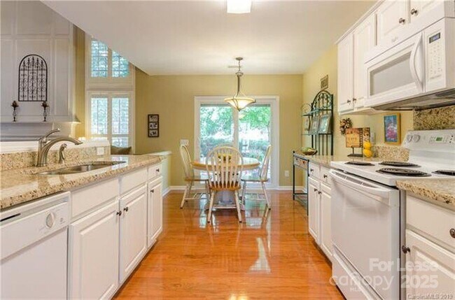 Photo - 15132 Edindale Dr