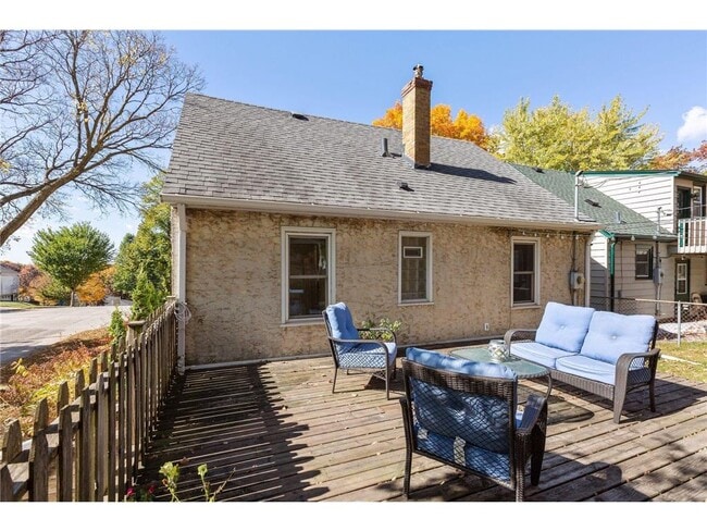 Photo - 3401 Buchanan St NE