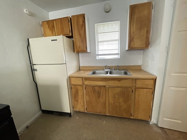 Photo - 1005 Harris St NW