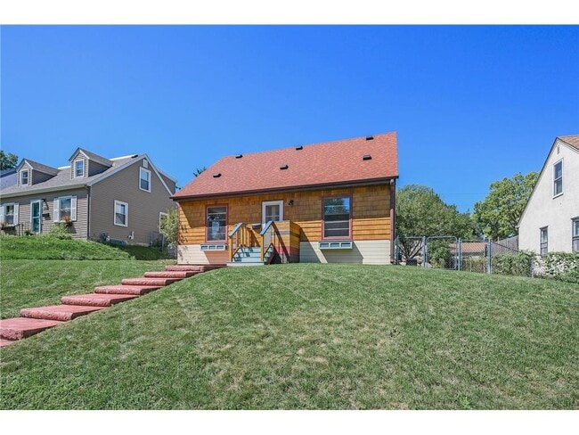 Photo - 3150 Pierce St NE