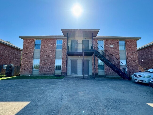 Building Photo - 403 Creek St Rental