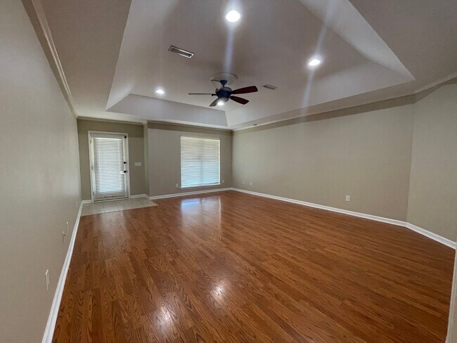 Photo - 115 Lakeside Dr