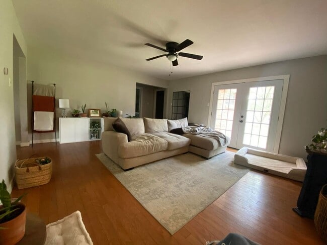 Photo - 316 Marzee Ann Dr