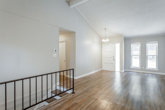 Photo - 5221 Old Trail Unidad 5219