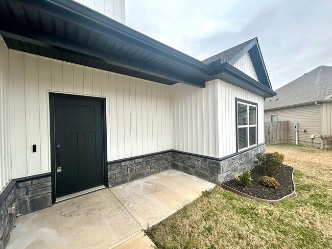 Photo - Centerton Home Available NOW! 4 bed, 2 full bath no carpet home. LARGE fenced backyard