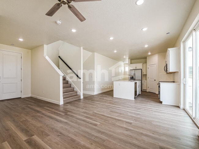 Photo - 1346 W Mahogany St