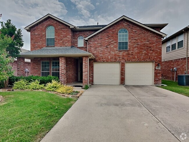 Building Photo - Beautiful Brick 2 story home MOVE IN READY!