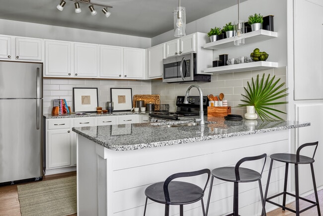 Photo - Habersham Row